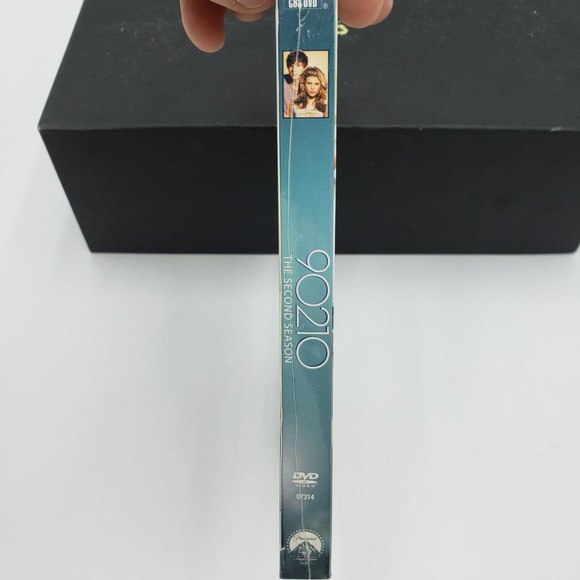90210 The Second Season 6 Disc Set 2009 - Picture 5 of 6